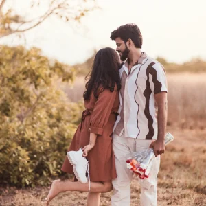 creative-pre-wedding-photoshoot-sriniketh-rengashree-scaled